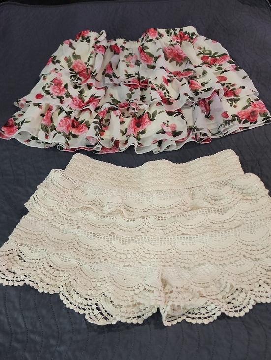 Fashion Magazine Dresses & Skirts - 2 Pc Fashion Magazine Cream Textured Skirt with Satin Lining